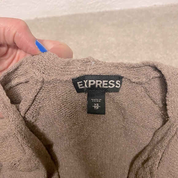 Express Ruffle Sleeve Cardigan - Picture 2 of 3